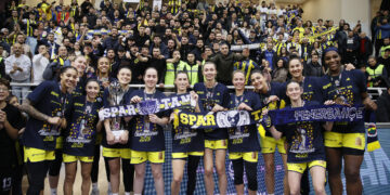 HALKBANK KADINLAR TÜRKİYE KUPASI’NDA ŞAMPİYON FENERBAHÇE OPET