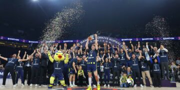 FENERBAHÇE BEKO, ÜST ÜSTE ÜÇÜNCÜ, TOPLAMDA ONUNCU KEZ TÜRKİYE KUPASI ŞAMPİYONU