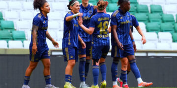 ŞAMPİYON FENERBAHÇE ARSAVEV